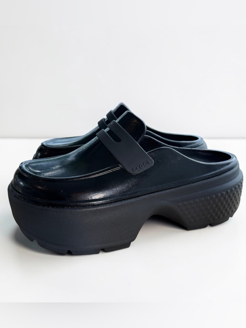 Crocs Stomp Loafers in black, size Men’s 7 / Women’s 9. - Picture 4 of 8
